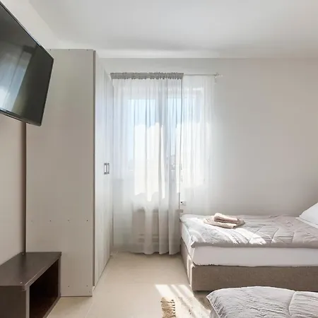 1521 Villa