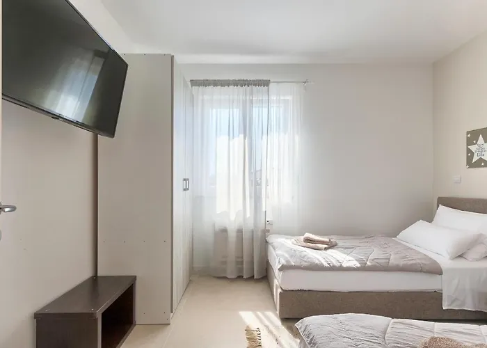 1521 Villa