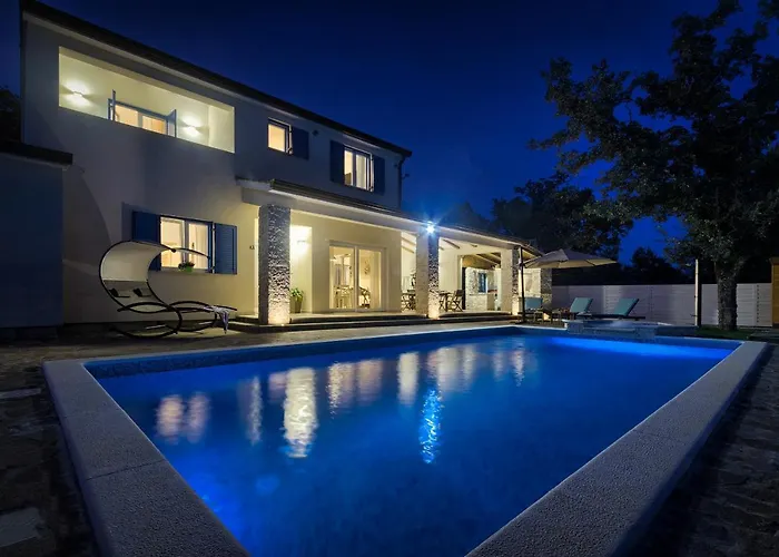1521 Villa