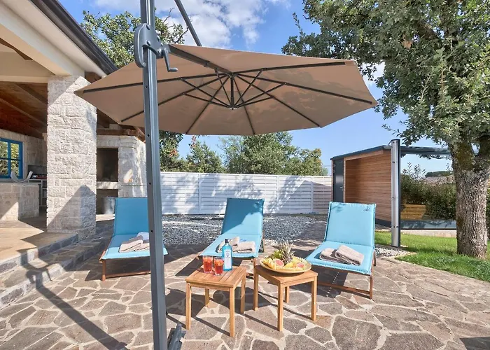 1521 Villa *