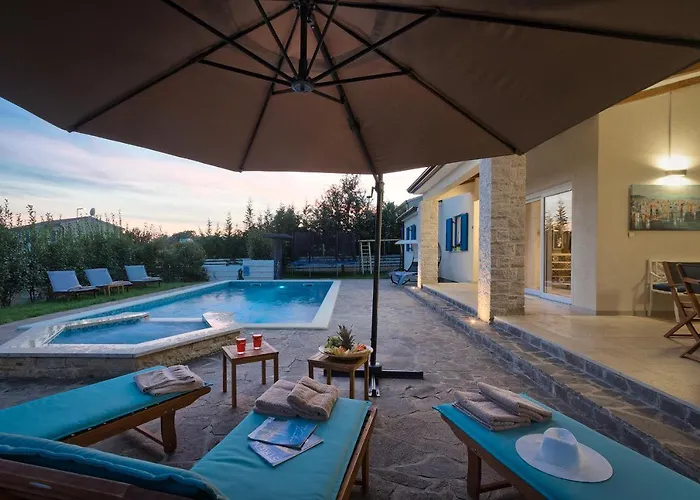 1521 Βίλα Žminj