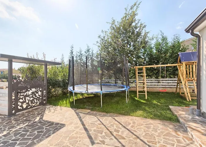 1521 Βίλα Žminj