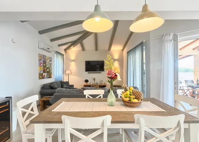 1521 Βίλα Žminj